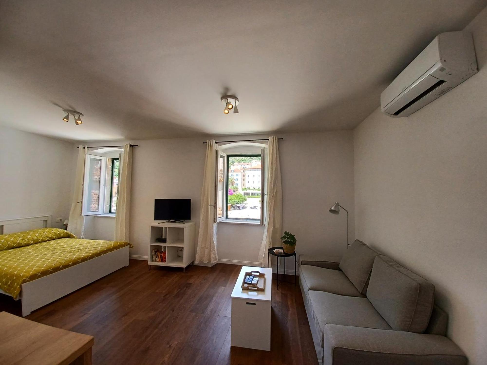 Apartment Lilly With Amazing City View Hvar Town Eksteriør bilde
