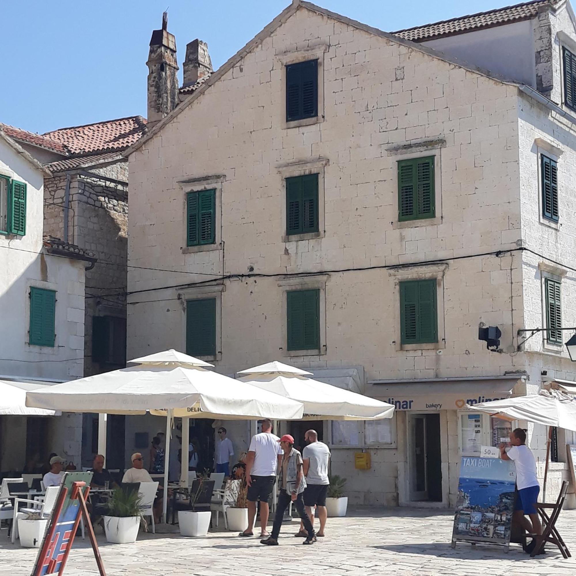 Apartment Lilly With Amazing City View Hvar Town Eksteriør bilde